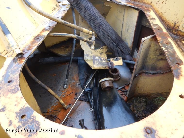 image for item FU9729 1993 Vermeer 1250 wood chipper