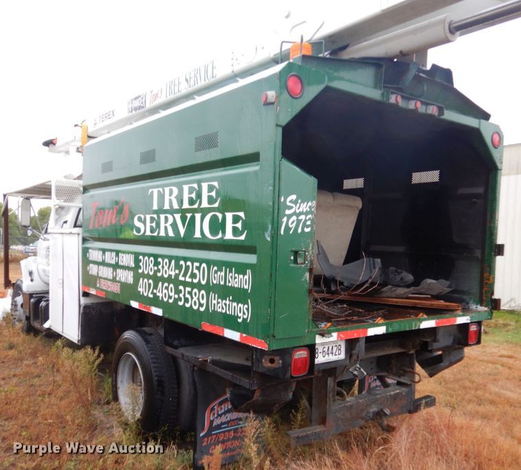 image for item FU9730 1999 GMC C7500 bucket truck