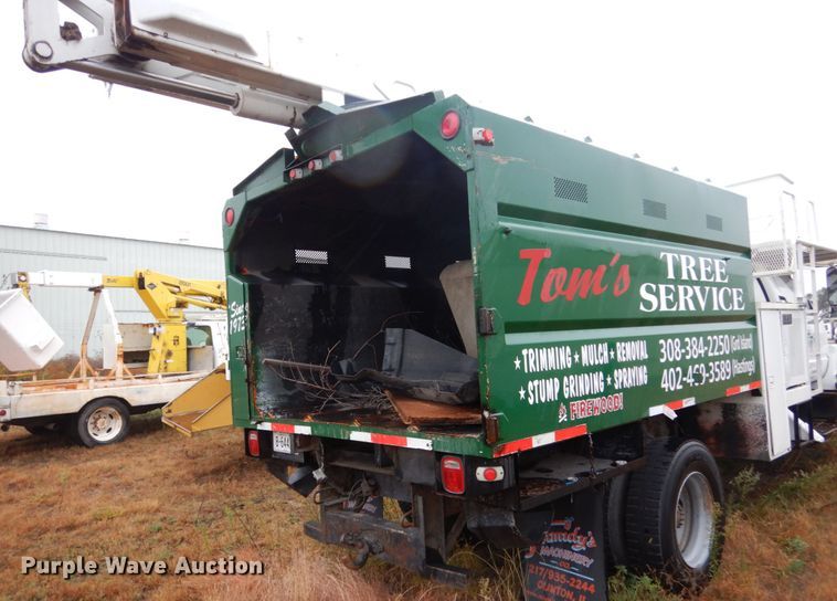 image for item FU9730 1999 GMC C7500 bucket truck