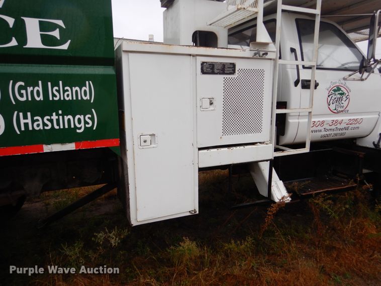 image for item FU9730 1999 GMC C7500 bucket truck