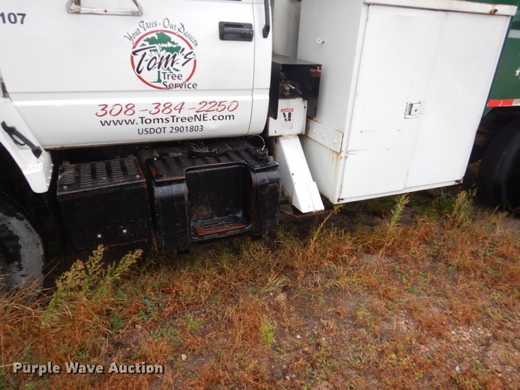 image for item FU9730 1999 GMC C7500 bucket truck