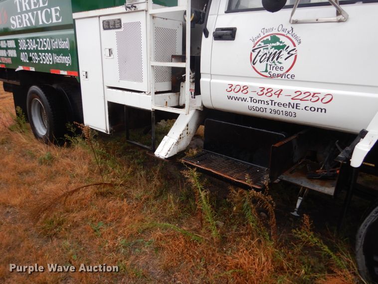 image for item FU9730 1999 GMC C7500 bucket truck