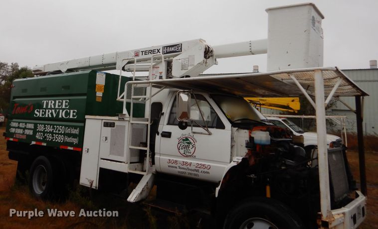 image for item FU9730 1999 GMC C7500 bucket truck