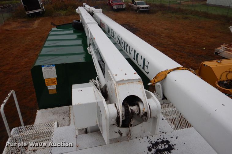 image for item FU9730 1999 GMC C7500 bucket truck