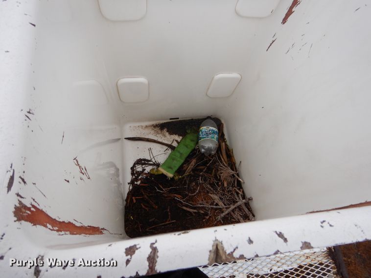 image for item FU9730 1999 GMC C7500 bucket truck