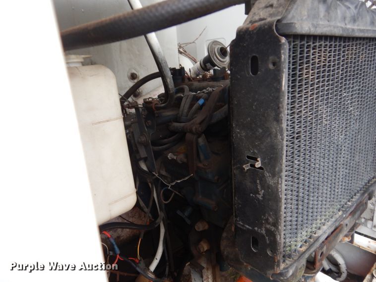 image for item FU9730 1999 GMC C7500 bucket truck