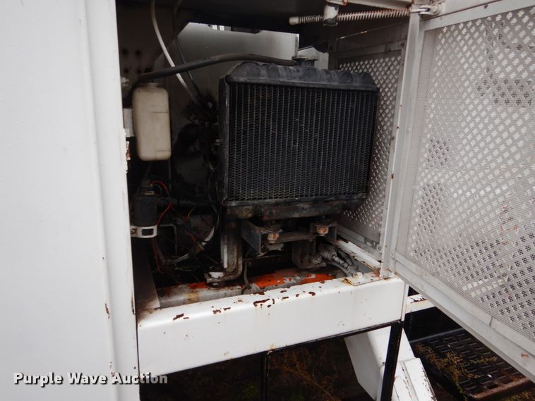 image for item FU9730 1999 GMC C7500 bucket truck