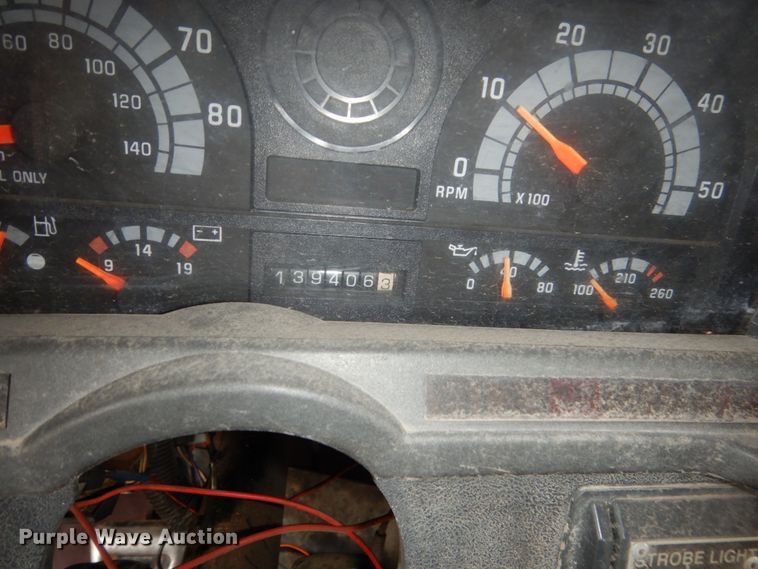 image for item FU9730 1999 GMC C7500 bucket truck