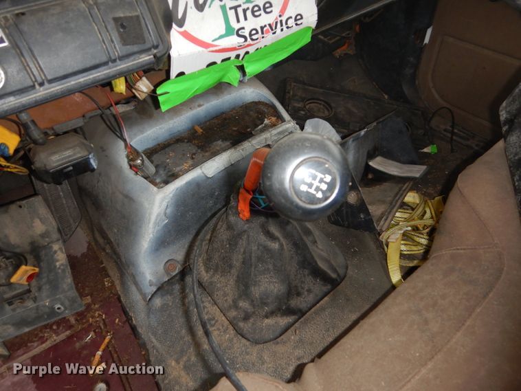 image for item FU9730 1999 GMC C7500 bucket truck