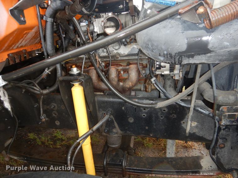 image for item FU9730 1999 GMC C7500 bucket truck