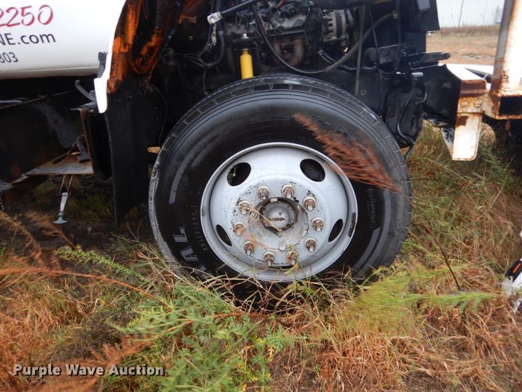 image for item FU9730 1999 GMC C7500 bucket truck