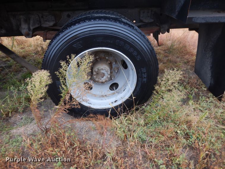 image for item FU9730 1999 GMC C7500 bucket truck