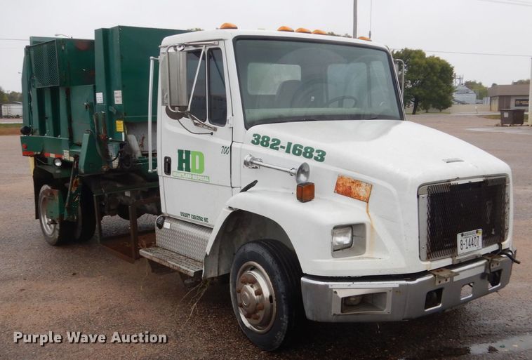 image for item FU9734 1999 Freightliner FL50 refuse truck