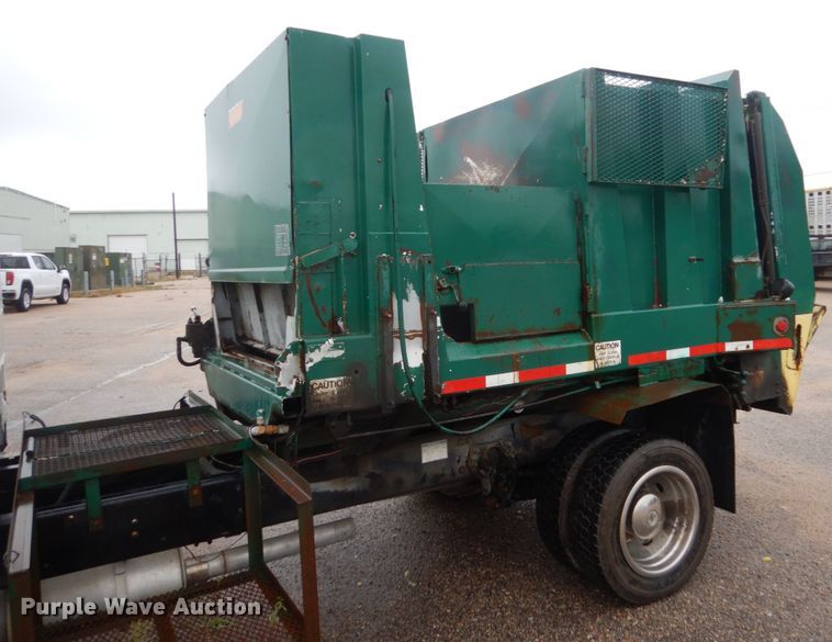 image for item FU9734 1999 Freightliner FL50 refuse truck