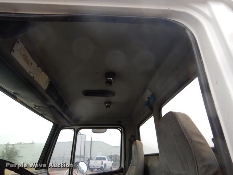 image for item FU9734 1999 Freightliner FL50 refuse truck