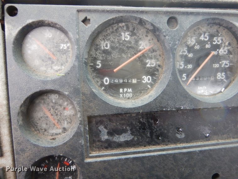 image for item FU9734 1999 Freightliner FL50 refuse truck