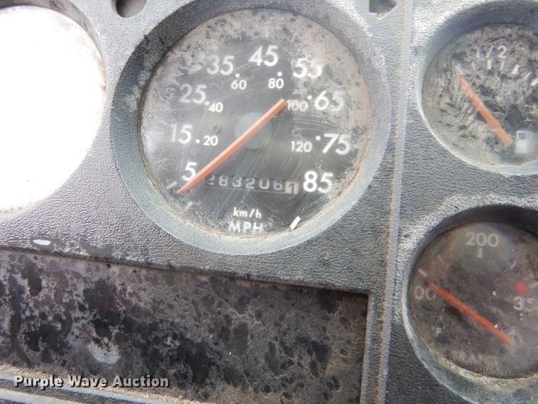 image for item FU9734 1999 Freightliner FL50 refuse truck