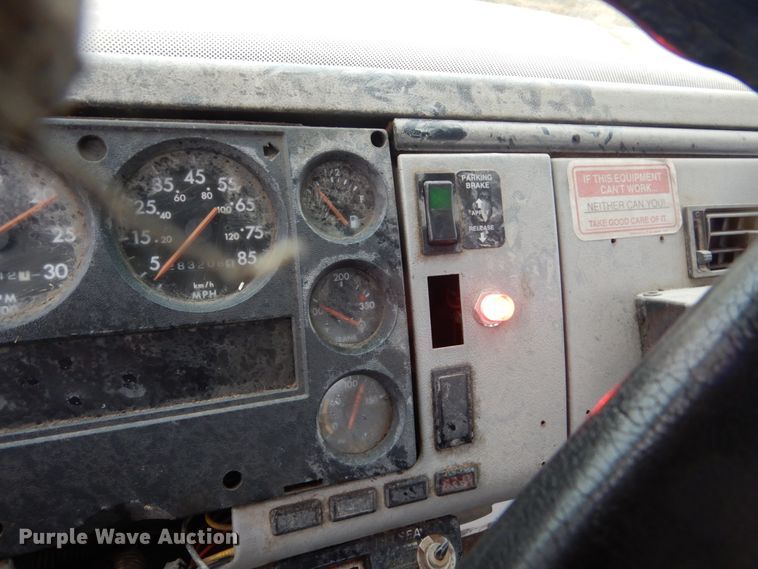 image for item FU9734 1999 Freightliner FL50 refuse truck