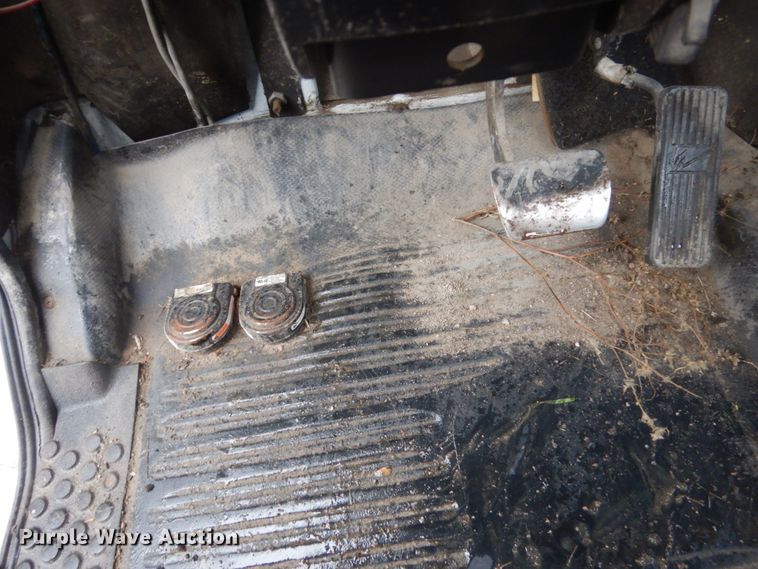 image for item FU9734 1999 Freightliner FL50 refuse truck