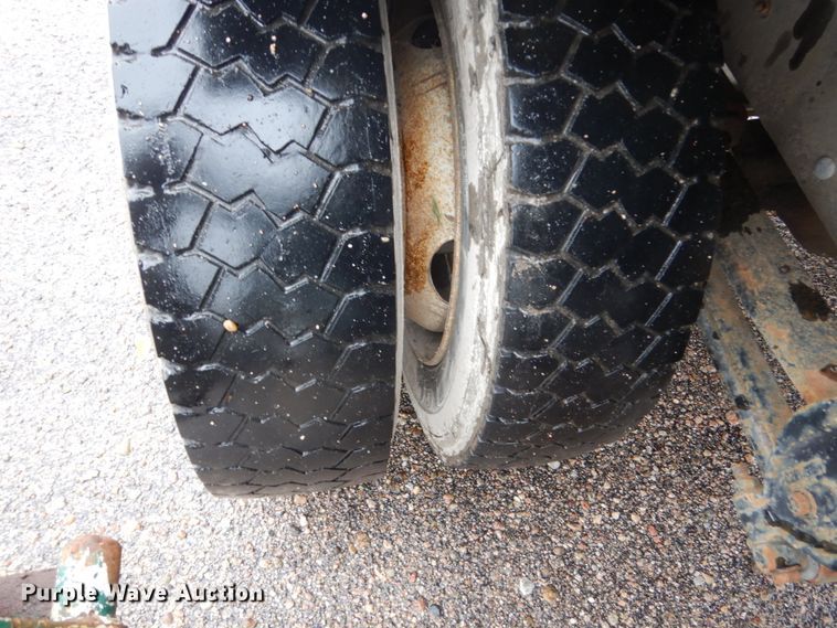 image for item FU9734 1999 Freightliner FL50 refuse truck