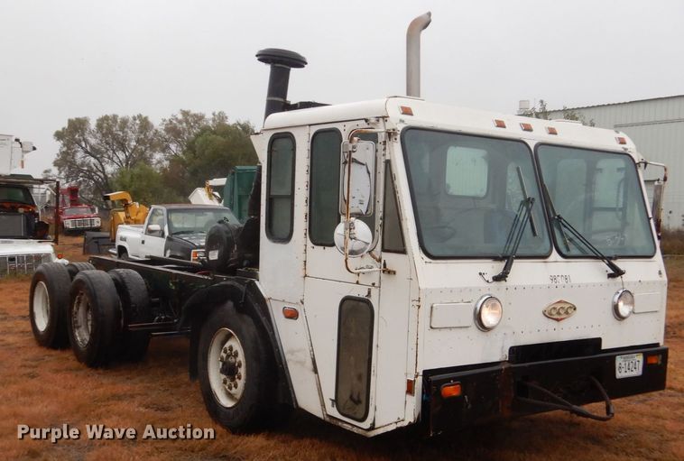 image for item FU9737 1998 Crane Carrier truck cab and chassis