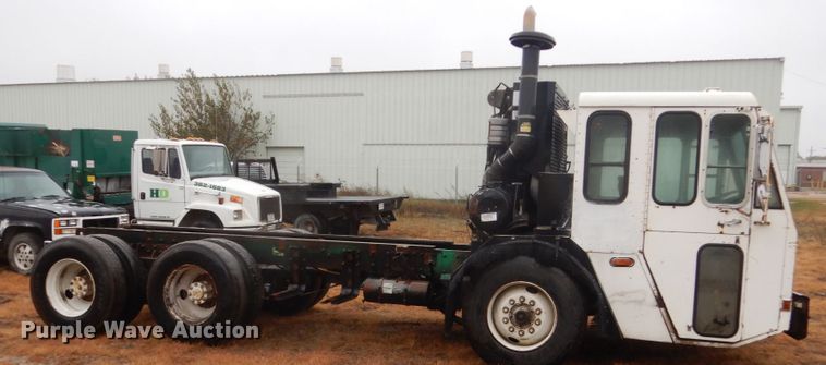 image for item FU9737 1998 Crane Carrier truck cab and chassis