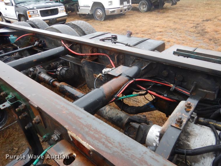 image for item FU9737 1998 Crane Carrier truck cab and chassis