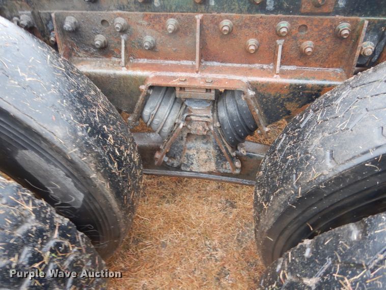 image for item FU9737 1998 Crane Carrier truck cab and chassis