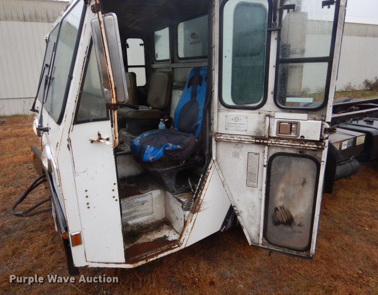 image for item FU9737 1998 Crane Carrier truck cab and chassis