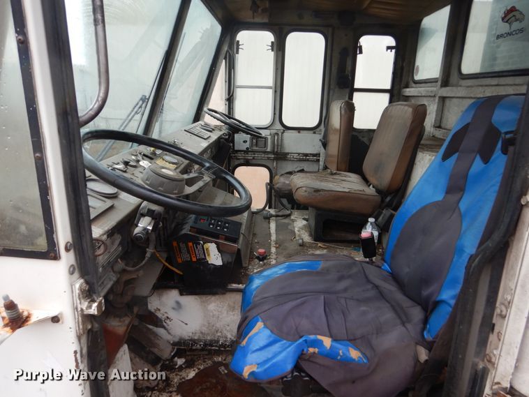 image for item FU9737 1998 Crane Carrier truck cab and chassis