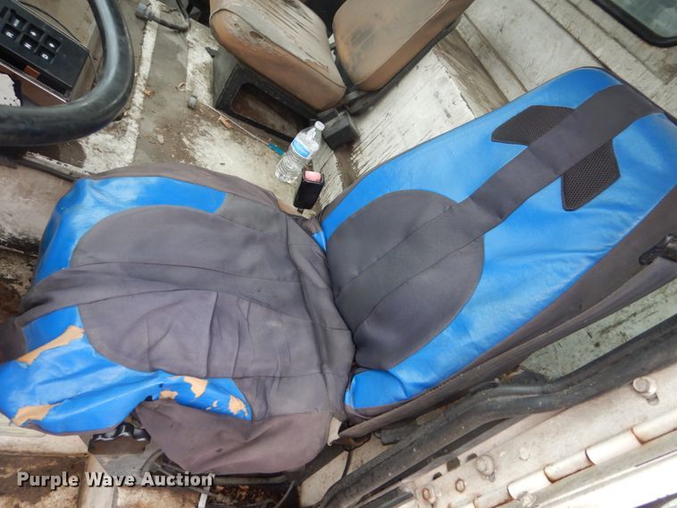 image for item FU9737 1998 Crane Carrier truck cab and chassis