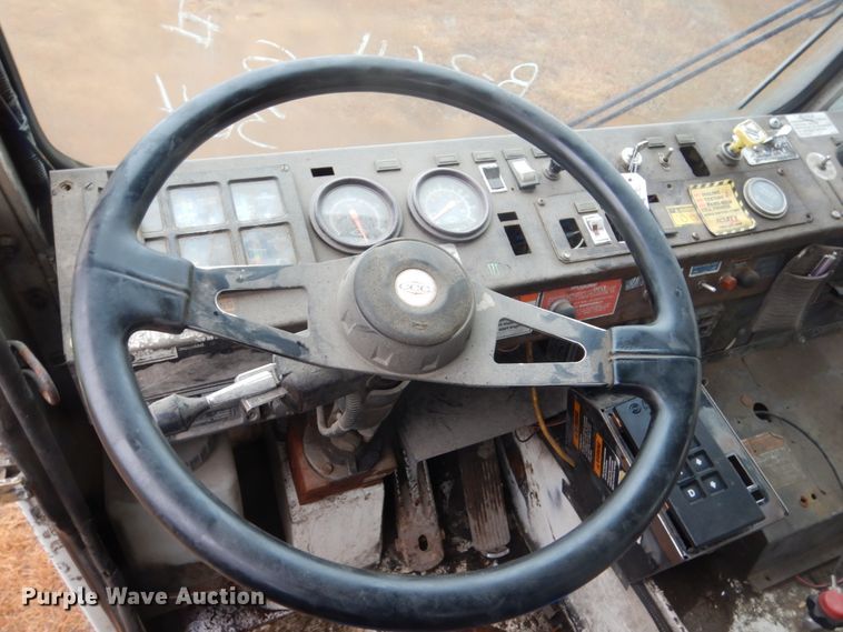 image for item FU9737 1998 Crane Carrier truck cab and chassis