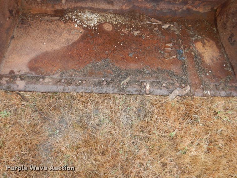 image for item FU9738 Skid steer bucket