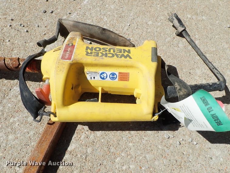 image for item GA9810 Wacker M2500 concrete vibrator