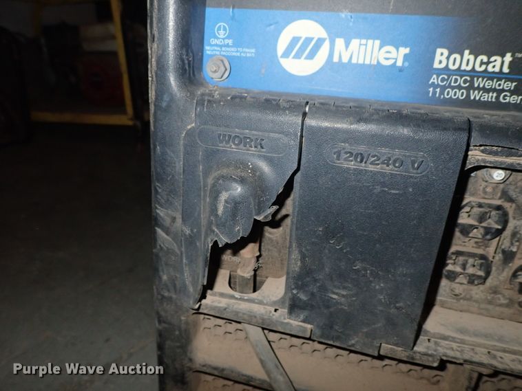 image for item GB9493 Miller Bobcat 250 AC/DC welder/generator