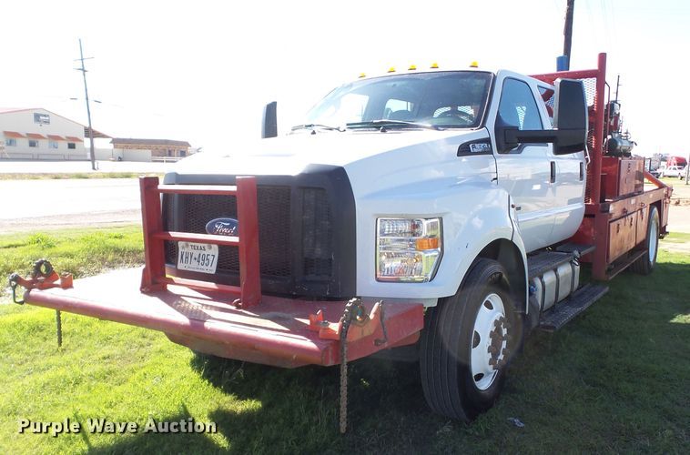 image for item GC9064 2017 Ford F650 Super Duty winch truck