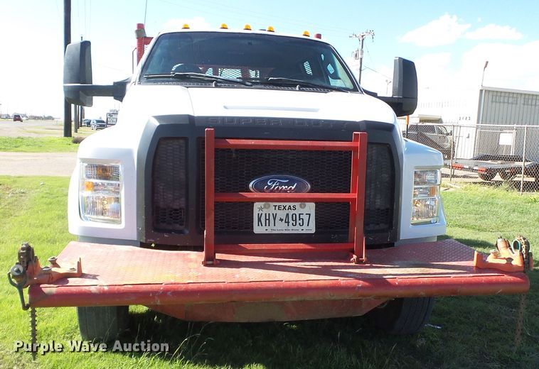 image for item GC9064 2017 Ford F650 Super Duty winch truck