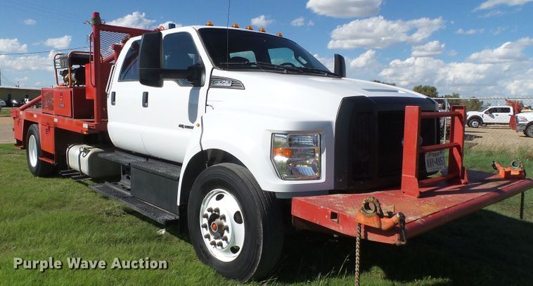 image for item GC9064 2017 Ford F650 Super Duty winch truck