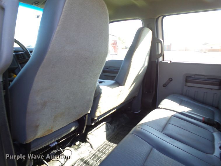 image for item GC9064 2017 Ford F650 Super Duty winch truck