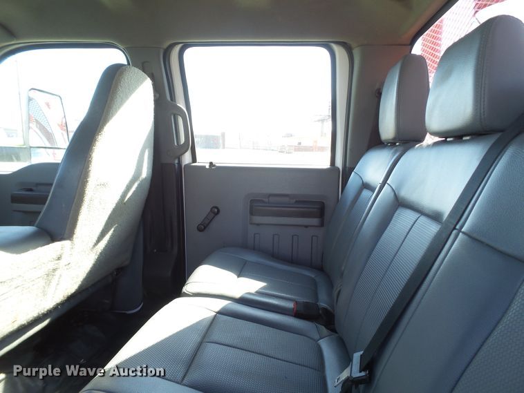 image for item GC9064 2017 Ford F650 Super Duty winch truck