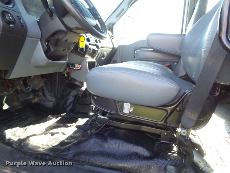 image for item GC9064 2017 Ford F650 Super Duty winch truck