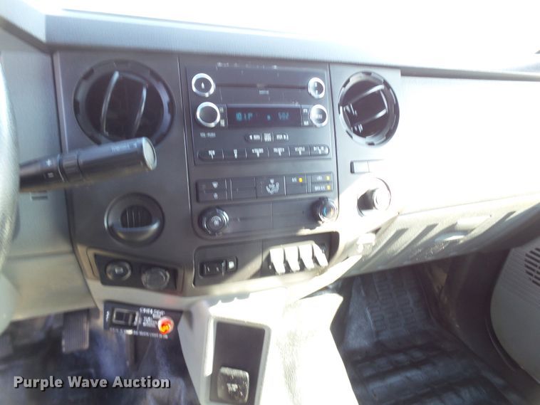 image for item GC9064 2017 Ford F650 Super Duty winch truck