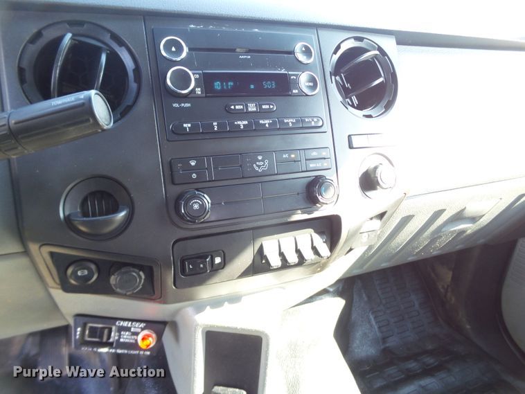 image for item GC9064 2017 Ford F650 Super Duty winch truck