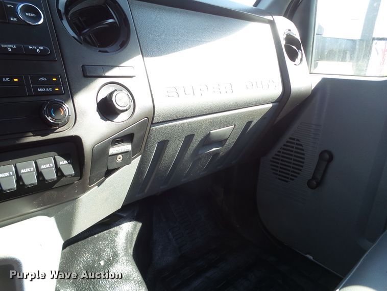 image for item GC9064 2017 Ford F650 Super Duty winch truck