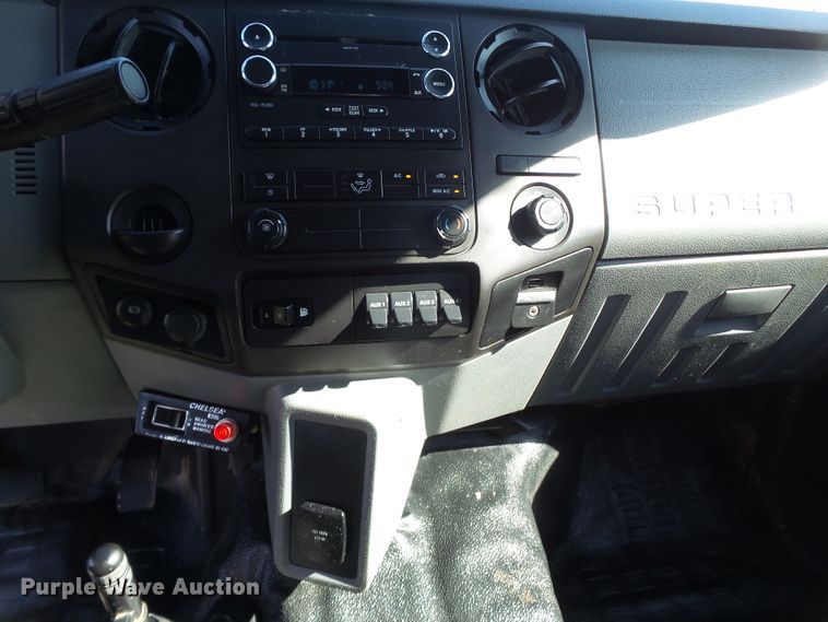 image for item GC9064 2017 Ford F650 Super Duty winch truck