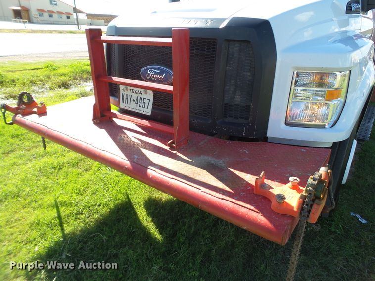 image for item GC9064 2017 Ford F650 Super Duty winch truck