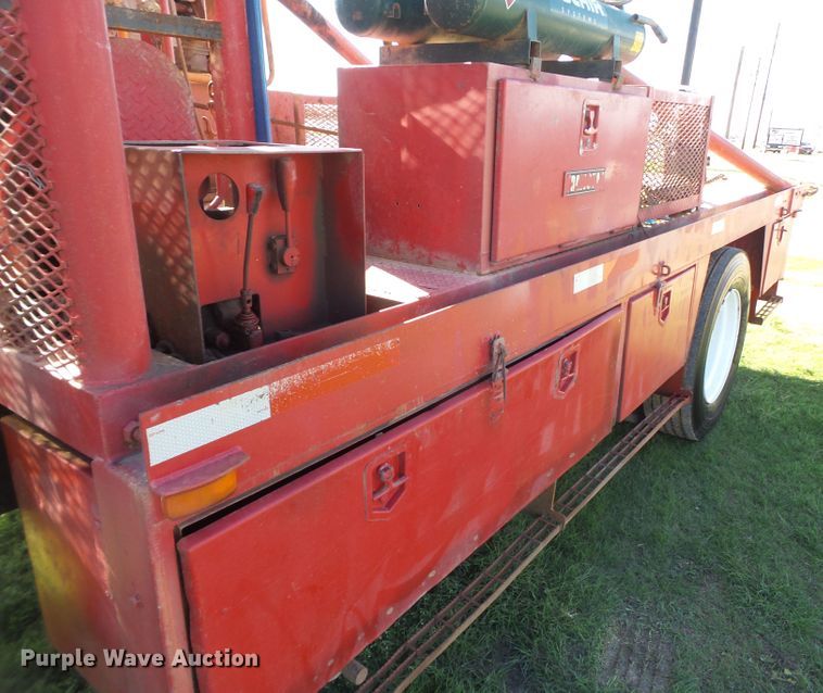 image for item GC9064 2017 Ford F650 Super Duty winch truck