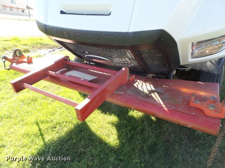 image for item GC9064 2017 Ford F650 Super Duty winch truck