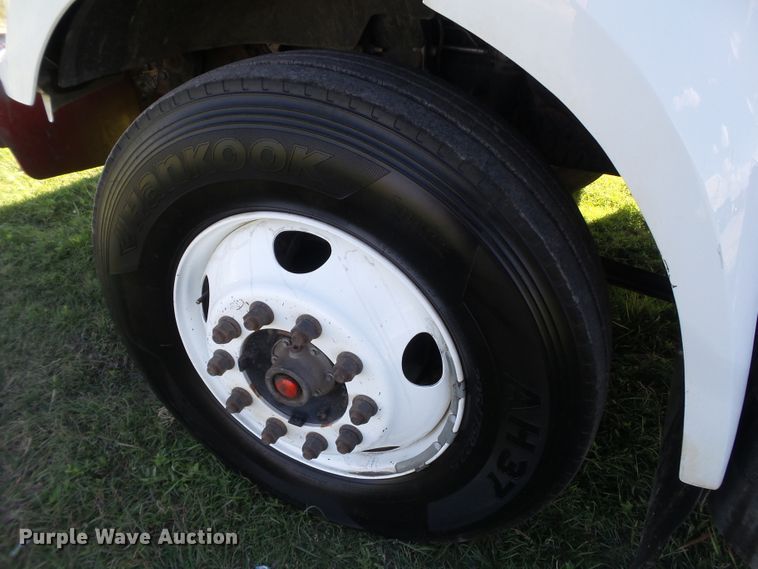 image for item GC9064 2017 Ford F650 Super Duty winch truck