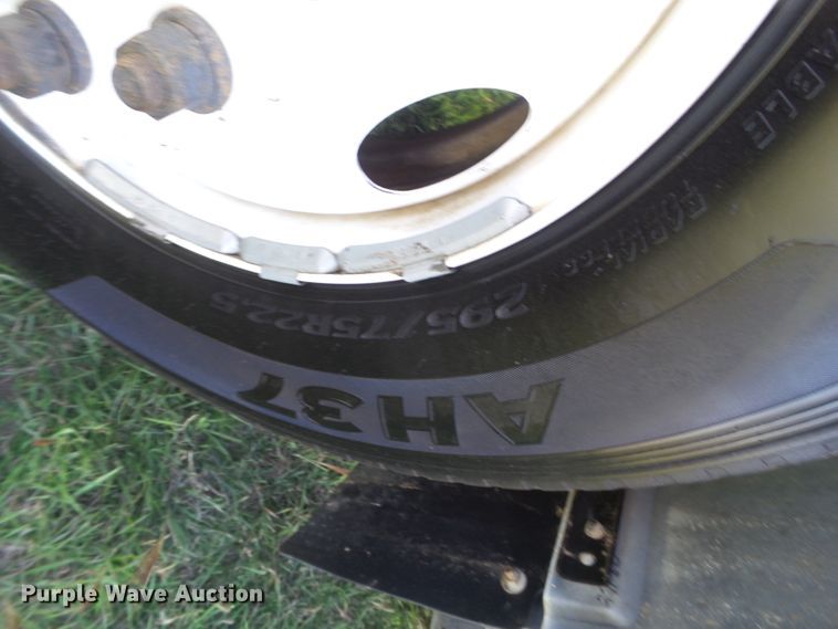 image for item GC9064 2017 Ford F650 Super Duty winch truck